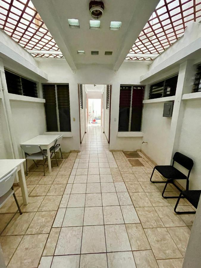 Hostal Inn 1 Flores Bagian luar foto