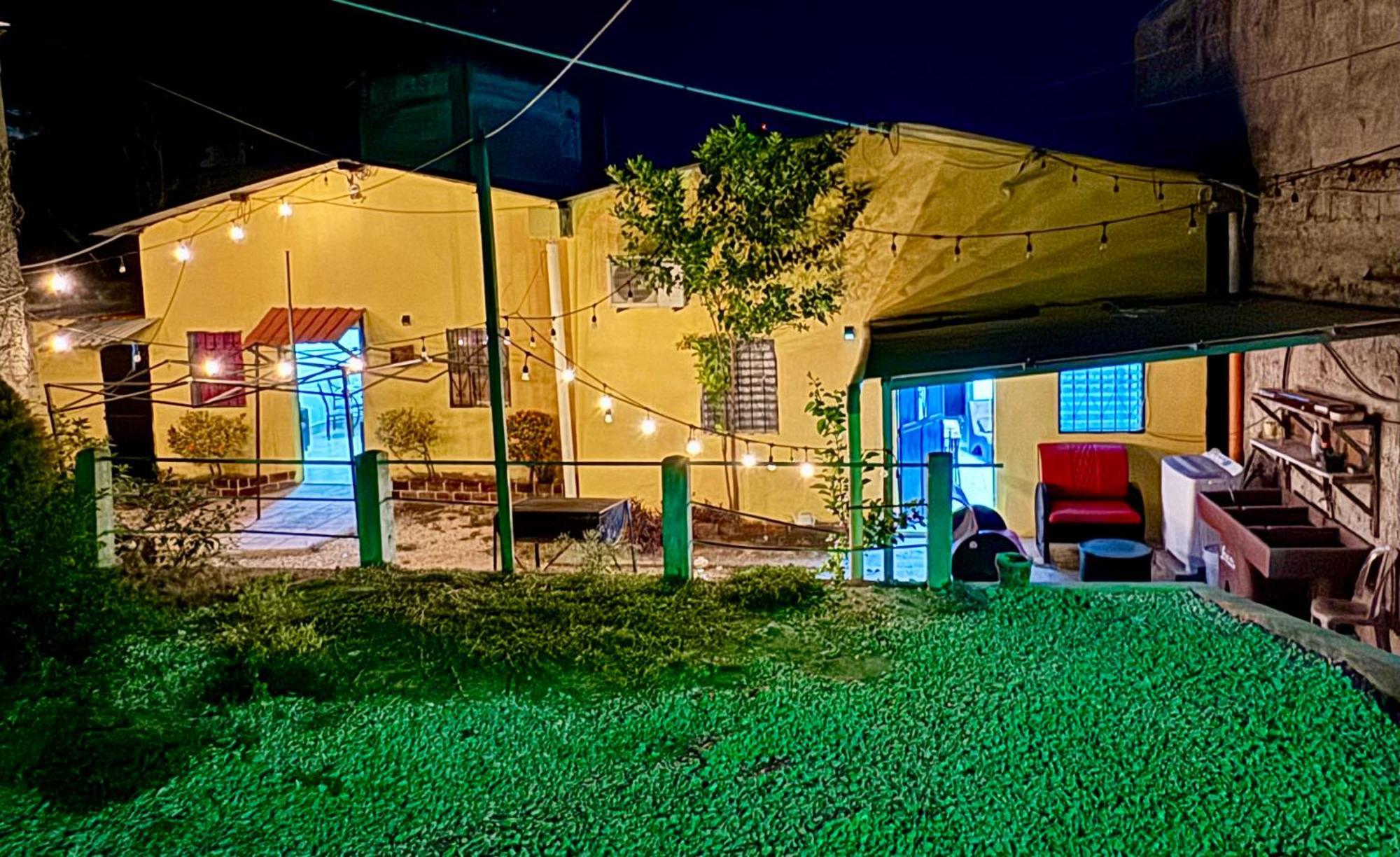 Hostal Inn 1 Flores Bagian luar foto
