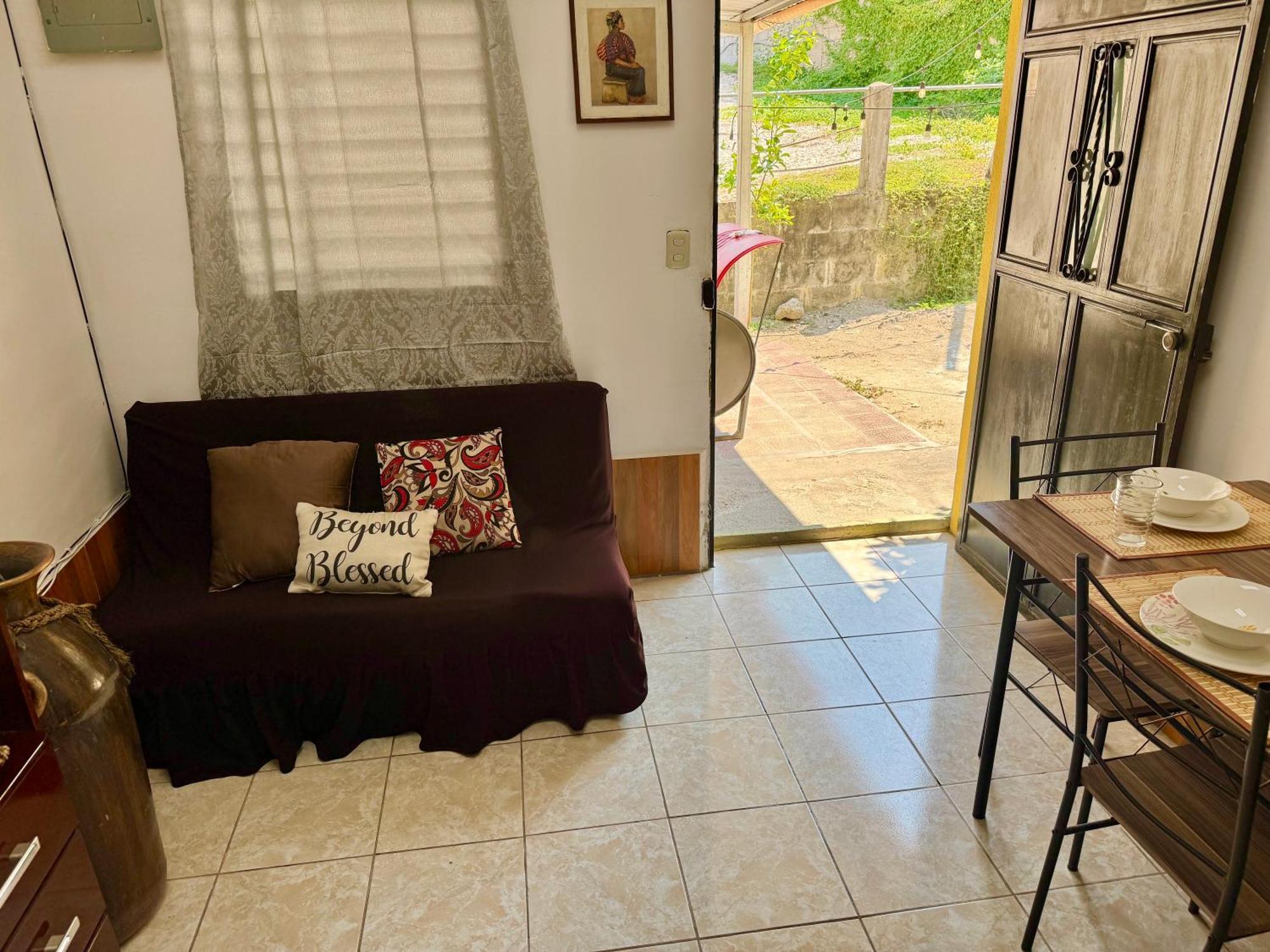 Hostal Inn 1 Flores Bagian luar foto